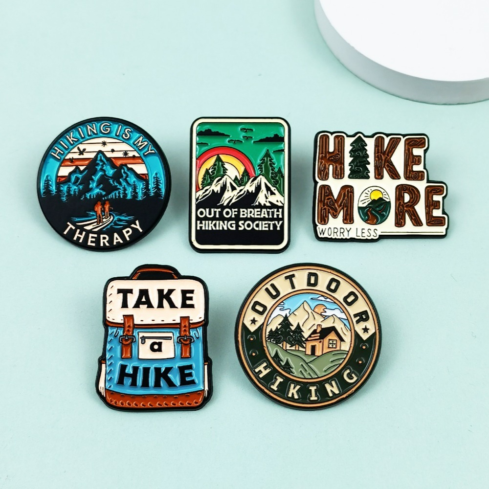 Vintage Outdoor Hiking Brooch  - đánh giá và giá Outdoor Adventures Clothing